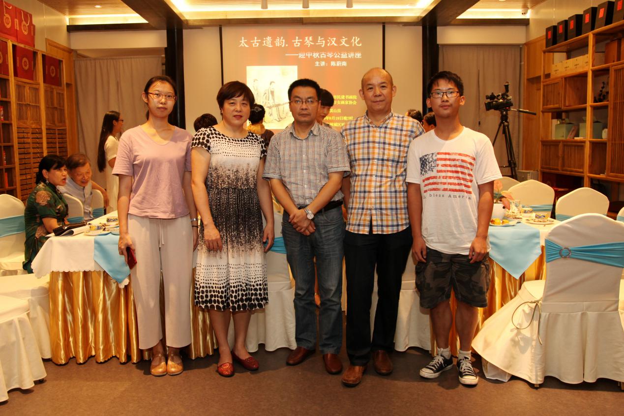 aadc9ee5ea74416aae3da7fb3d629089.Jpeg