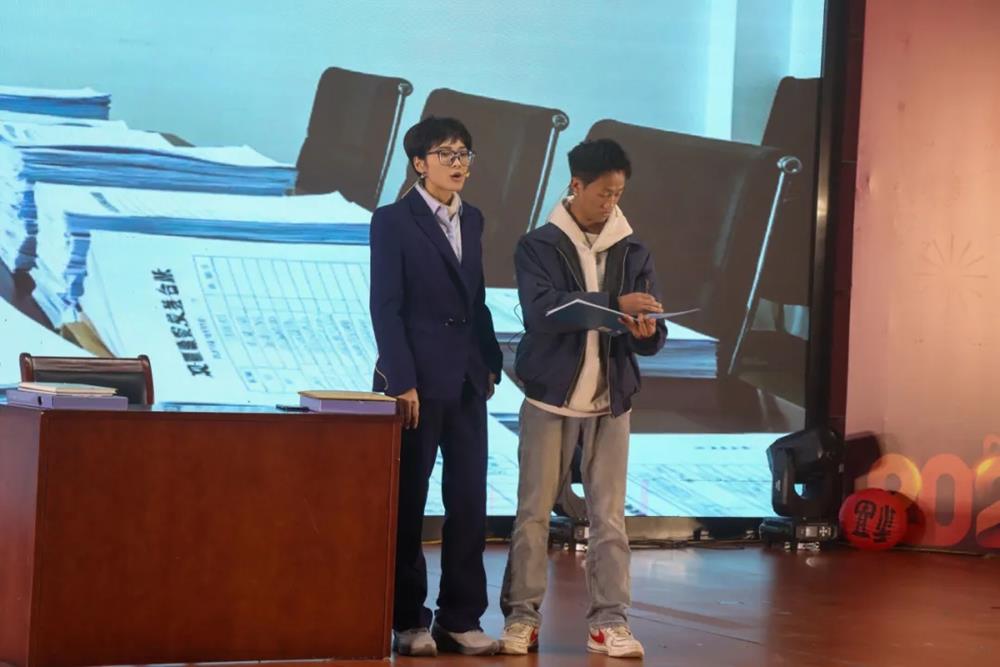 f4c9615d88fe4d83aa800a56e1a025e9.jpeg